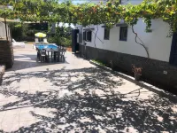 roots_55lb villa in Jadra chouf /private pool