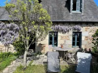 Maison de Charme à Loguivy de la Mer - Garden and Terrace À Deux Pas des Plages Hotels in Ploubazlanec