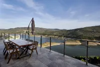 Casa de Nueva Construcción con Vistas al Mayor Embalse de Andalucía Hotel a Iznajar