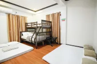3-bedroom villa near Tagaytay with jacuzzi, nice garden & outdoor amenities فنادق في Alfonso