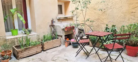 Bright studio in Little Venice of Provence