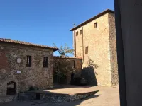 Stay on the walls of Murlo Castle, apartment with breathtaking views ムルロのホテル
