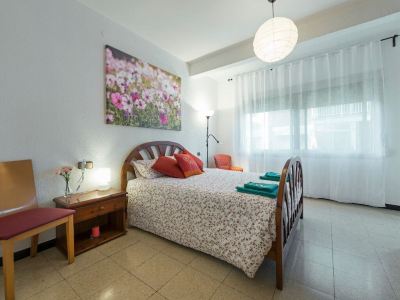 3 bedroom apartment, 15 minutes from BCN city center, 8 min. walk from the beach