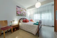 3 bedroom apartment, 15 minutes from BCN city center, 8 min. walk from the beach