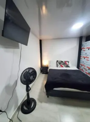 Beautiful Studio Apartment Neighborhood Stadium Hotels in Los Pinos