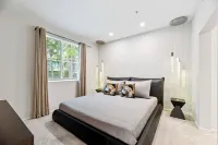 3 Bed, 2 Bath 1340 sq/ft Luxury Condo in Irvine