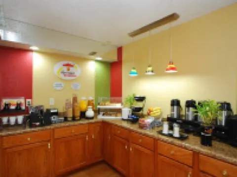 Super 8 by Wyndham Anderson/Clemson Area Hotels in Anderson