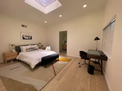 Stylish 4BR Mid-Century Oasis with Pool Hotels near Elk Grove ARIA- American Renaissance Institute of Arts