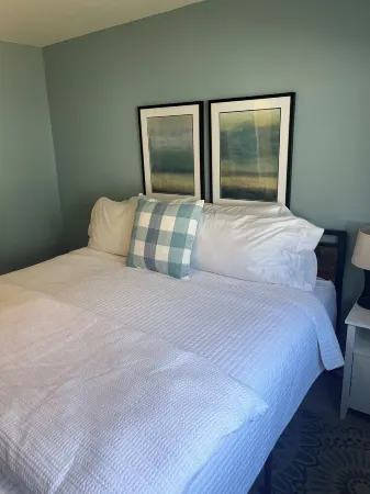 Chic cottage in Tawas City with stunning views