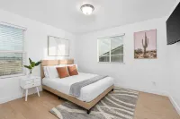 Luxury 3 bedroom House/ Designer