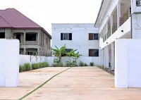Chic 2-bedroom apartment with AC, WiFi in cool Tema Hotels in Tema
