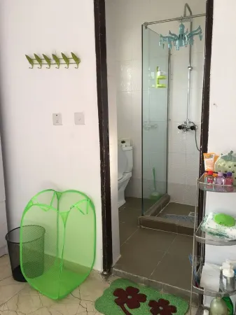 The Diasporan’s 2 bedroom Vacation Home rental . Отели рядом с достопримечательностью «Элеко Бич»