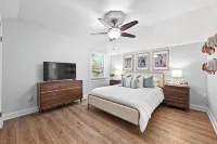 Austin Music Retreat - Spacious 5BR home w/ private pool & game room near Austin