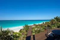 Aqua Villa and Cottage 3 Bedroom Home