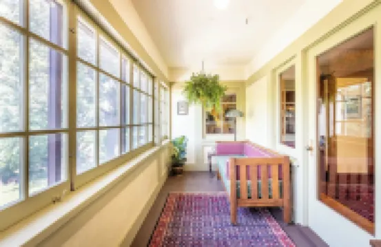 Experience a 3 bedroom historic apartment Rock Island, IL