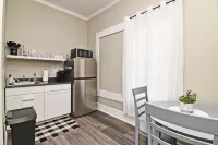 Cozy Studio in Winter Garden