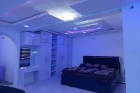 Charming One Bedroom Studio- Airport Pick up & Dropff Available Hotels in 