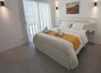 Modern Escape in Provence Hotels in Lambesc