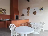 Casa Enelzi 2 Suites + 2 Quartos, 3 WCs 80 m da Praia. Garagem, Gourmet. 10 pax Hotels in Itapoa