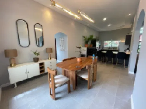 Spacious mountain villa with 5 bedrooms and brand new AC 埃爾巴耶酒店