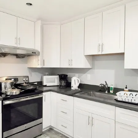 261-9 Cozy 2-Bedroom Apartment near Mountain View Downtown