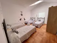 Alojamiento Los Tejos - Arroyo Frio 아로요프리오 호텔