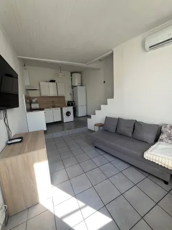 Village House Отели в г. Вовер