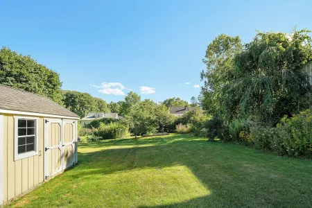 Sun Filled Lenox Retreat - Minutes to Tanglewood!