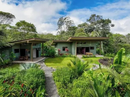 Private Family/Group Compound with Bali Inspired Pool and Amazing Views!
