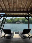 Jump Platform & Rope Swing, Dock. Kayak. Screened Porch. Firepit. Family Fun!