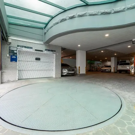 Hanam Lucy Hotel