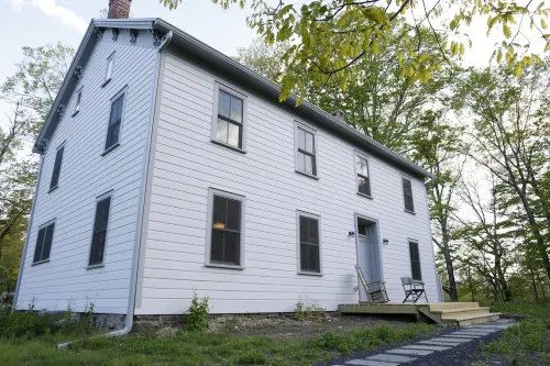 Beautiful Riverside Farmhouse Hotels in Marbletown