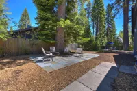 Modern Mountain Cabin - Walk to Tahoe City