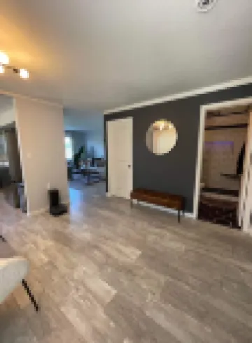 Charming 2-bedroom cottage with lake and beach access and large yard.