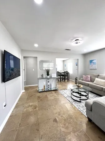 Cozy cloud house Отели в г. Лейк-Лорейн