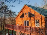 COZY Cabin with Hot Tub - Near all in Hocking Hills Hotels in Hocking County