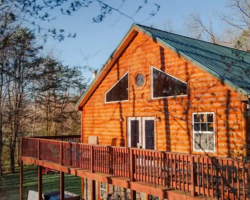 COZY Cabin with Hot Tub - Near all in Hocking Hills Hotels in Hocking County