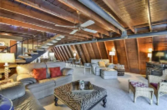 Adorable A-Frame Lakefront Cabin