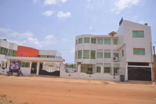 โรงแรม ลาเบส 228