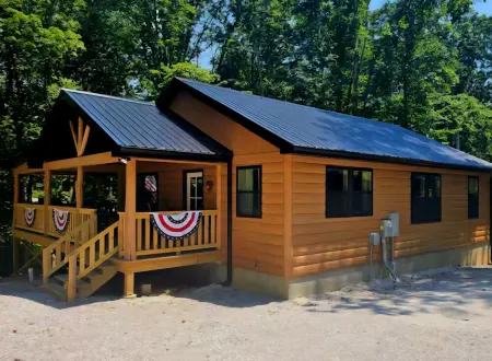 NEW CABIN-boat parking, 5 min to State Park & golf