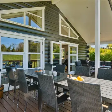 "Hjalmar" - 400m from the Sea