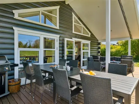 "Hjalmar" - 400m from the Sea