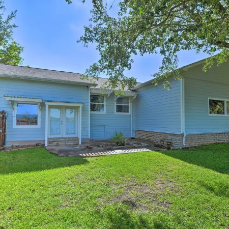 Spacious Granbury Home w/ Lakefront Outdoor Oasis!