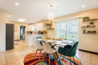 Stylish and funky, minutes away from everything NWA has to offer!