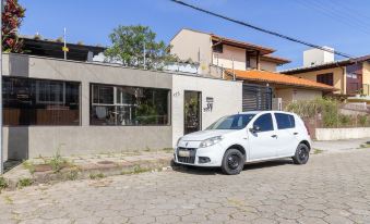 Modern Studio in Condominium with Pool in Floripa - Ask