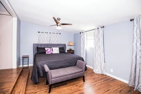 Peaceful 3-bedroom house with pool in charming Claremont