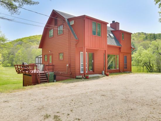 Serene Salisbury Rental Home on 26 Acres w/ Deck!