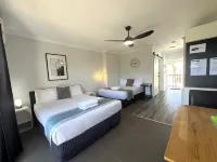 Broadwater Keys Holiday Apartments - Balkoner