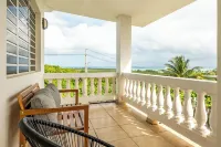Spacious 7-bedroom villa in Rio Grande w/ pool, OCEAN VIEW, 5 mins to beach!