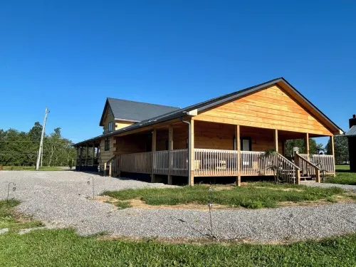 Unique & Cozy Getaway Cabin King Bed Only 15Min from Town Hotel a Cumberland County